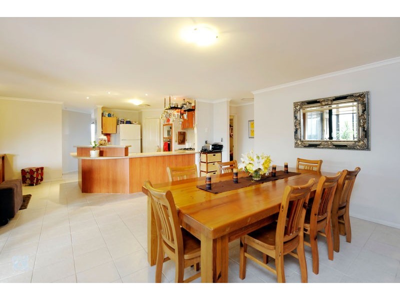9 Lagrange Street, Success WA 6164