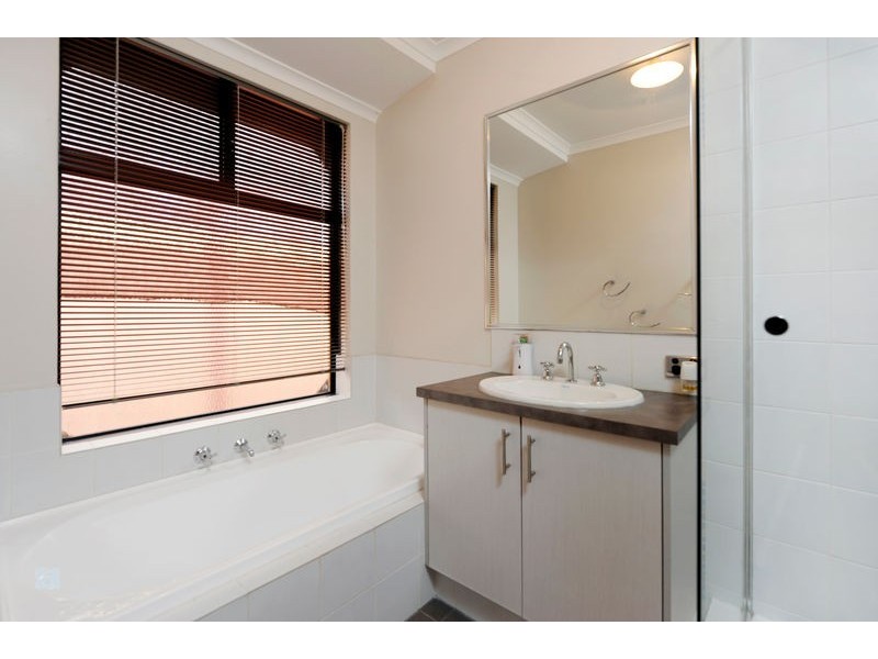 9 Lagrange Street, Success WA 6164
