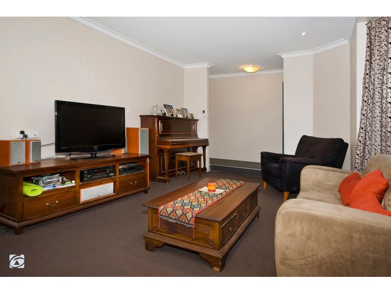 17 Clamp Court, Bibra Lake WA 6163