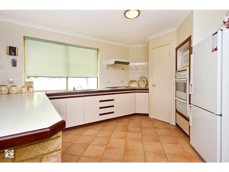 17 Sherbrooke Gardens, Bibra Lake WA 6163