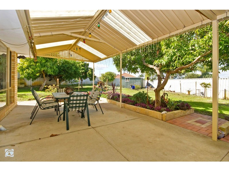 17 Sherbrooke Gardens, Bibra Lake WA 6163