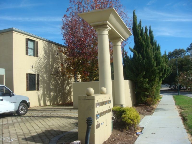 3/1 Cale Street, Como WA 6152
