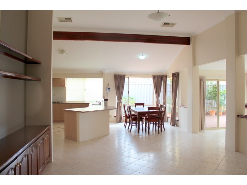 31 Freshwater Drive, Atwell WA 6164