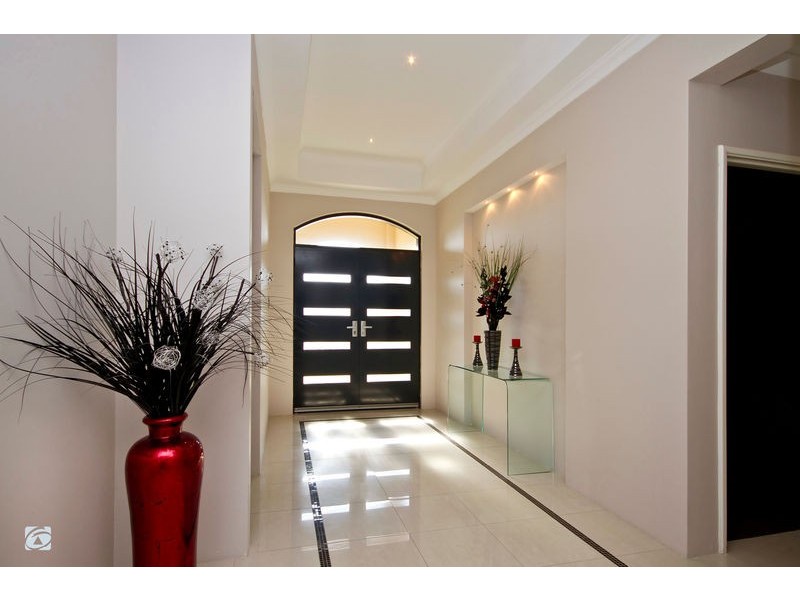 18 Giverny Garden, Aubin Grove WA 6164