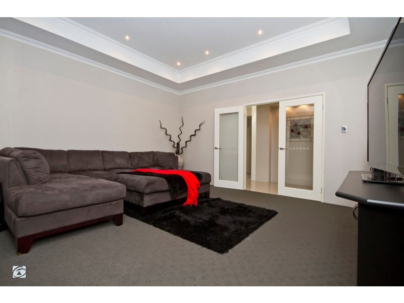 18 Giverny Garden, Aubin Grove WA 6164