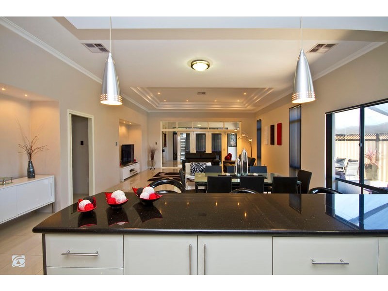 18 Giverny Garden, Aubin Grove WA 6164