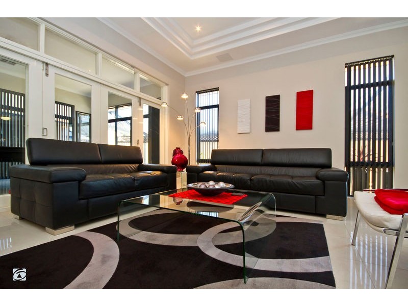 18 Giverny Garden, Aubin Grove WA 6164