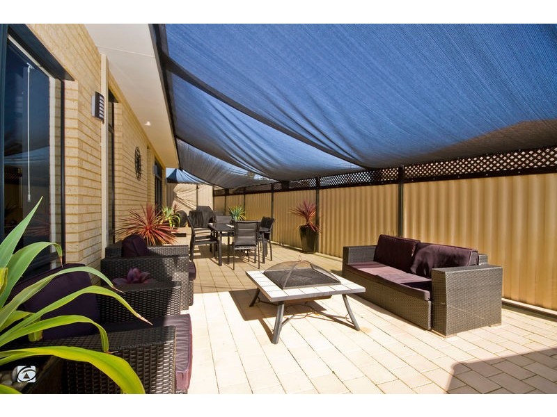 18 Giverny Garden, Aubin Grove WA 6164
