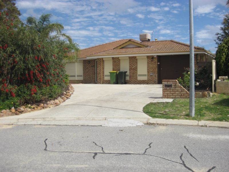 6 Callicoma Court, South Lake WA 6164