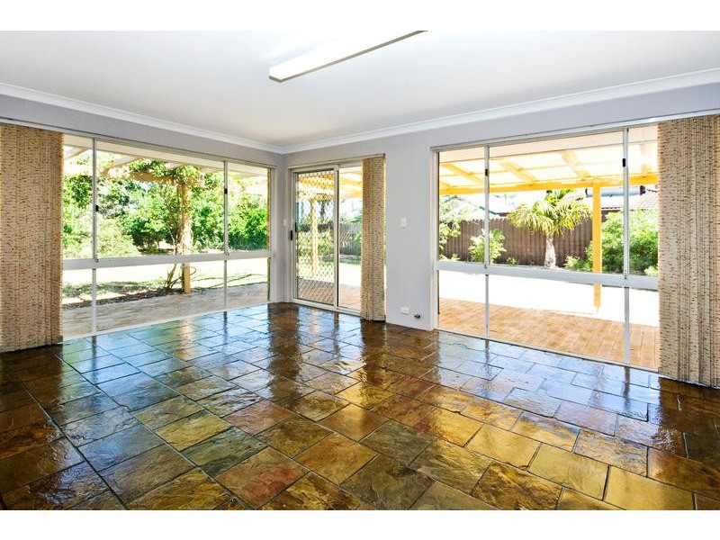 6 Callicoma Court, South Lake WA 6164