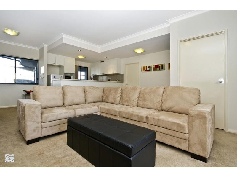 6/2 Stockton Bend, Cockburn Central WA 6164