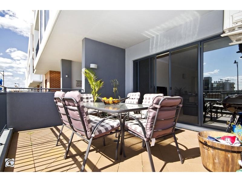 6/2 Stockton Bend, Cockburn Central WA 6164