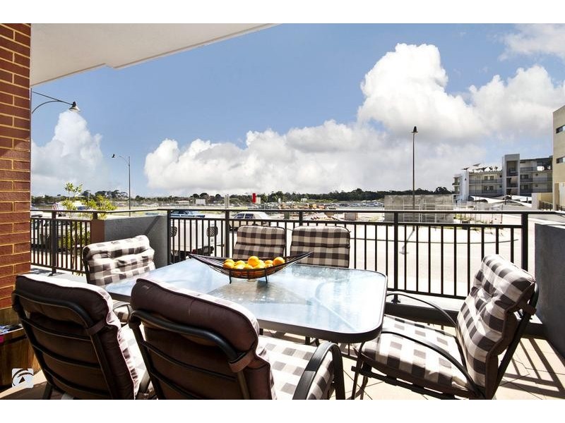 6/2 Stockton Bend, Cockburn Central WA 6164