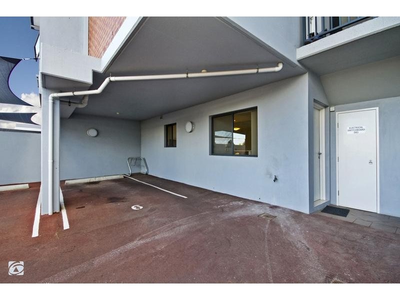6/2 Stockton Bend, Cockburn Central WA 6164
