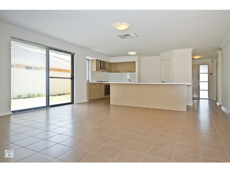 9 Willerin Loop, Success WA 6164