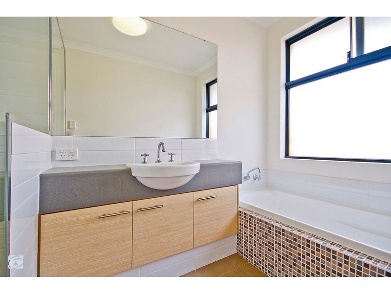 9 Willerin Loop, Success WA 6164