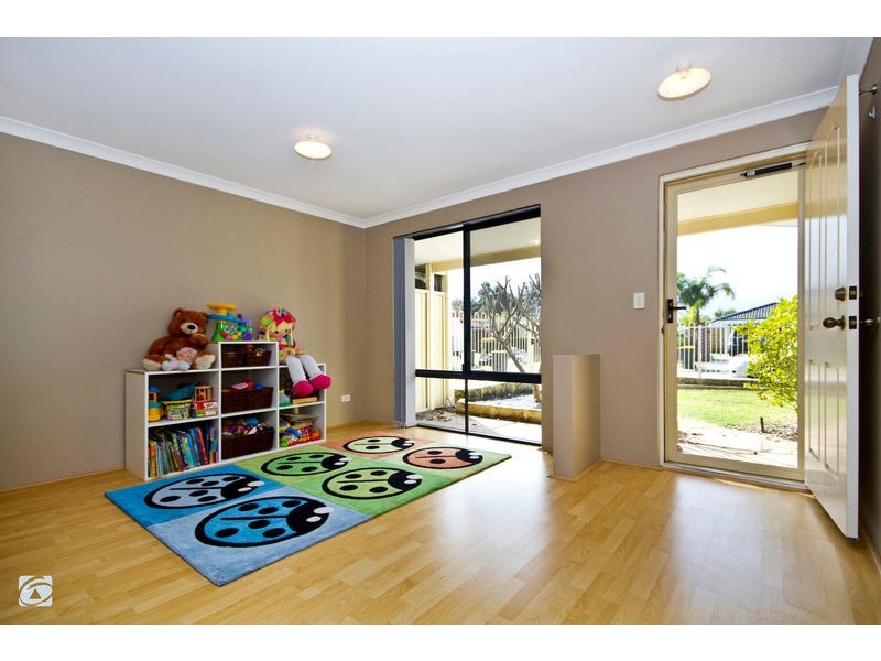 15 Dorrigo Way, South Lake WA 6164