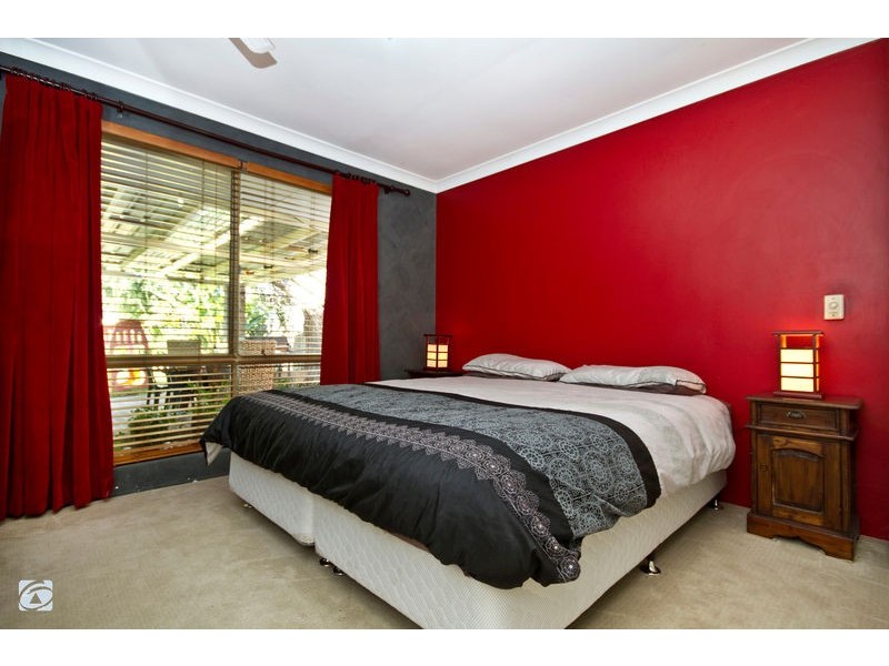 6 Little Lake Rise, South Lake WA 6164