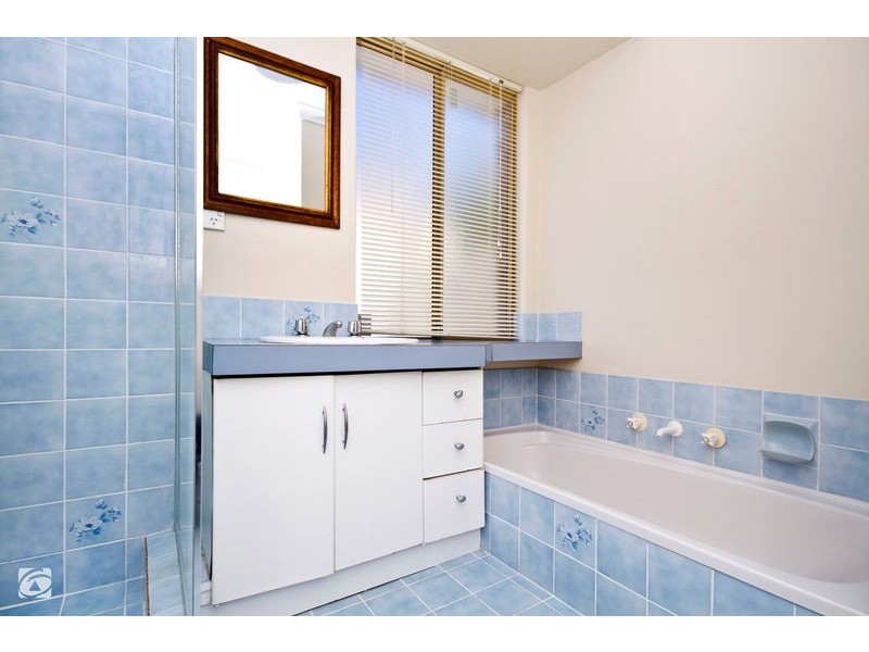 6 Little Lake Rise, South Lake WA 6164