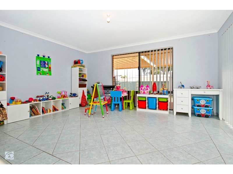 11 Tarwhine Close, South Lake WA 6164