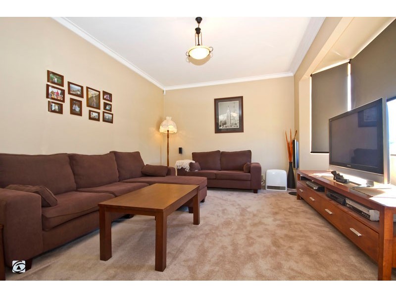 1 Nagambie Close, South Lake WA 6164