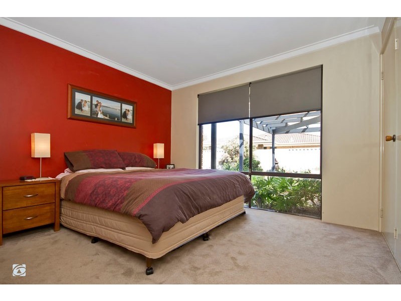 1 Nagambie Close, South Lake WA 6164