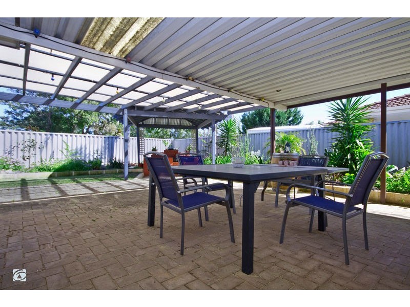 1 Nagambie Close, South Lake WA 6164