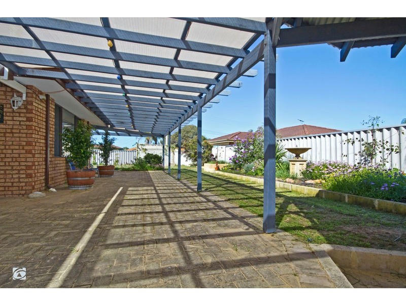 1 Nagambie Close, South Lake WA 6164