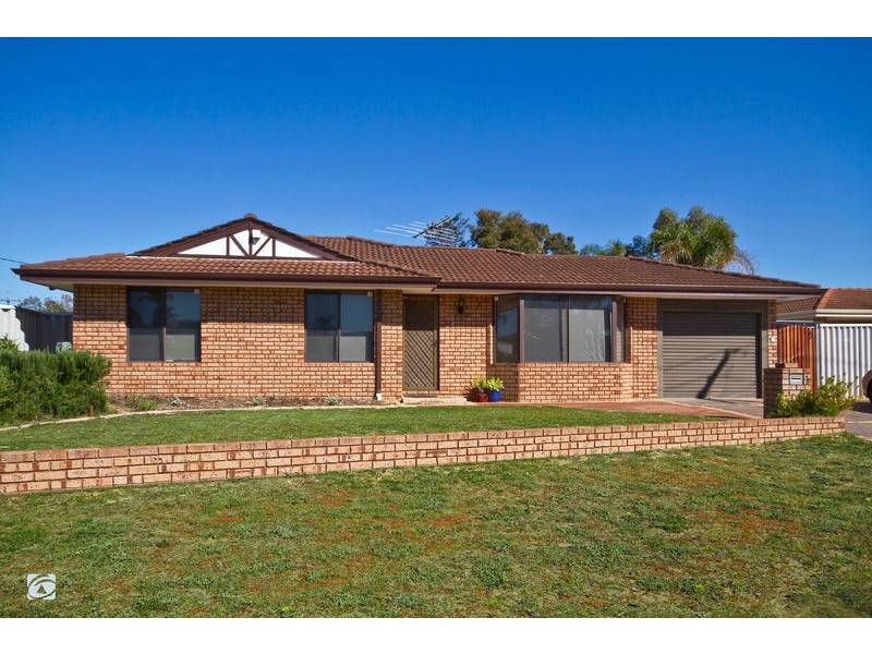 1 Nagambie Close, South Lake WA 6164