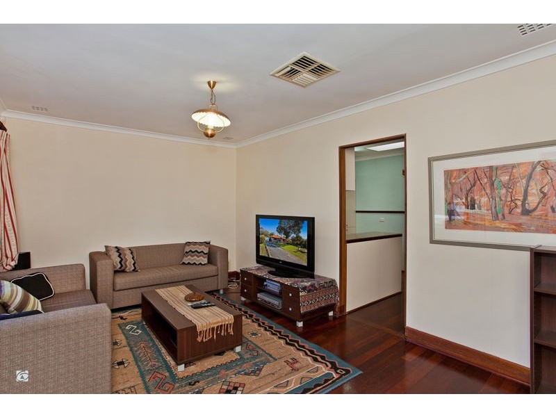 9 Gregory Way, Coolbellup WA 6163