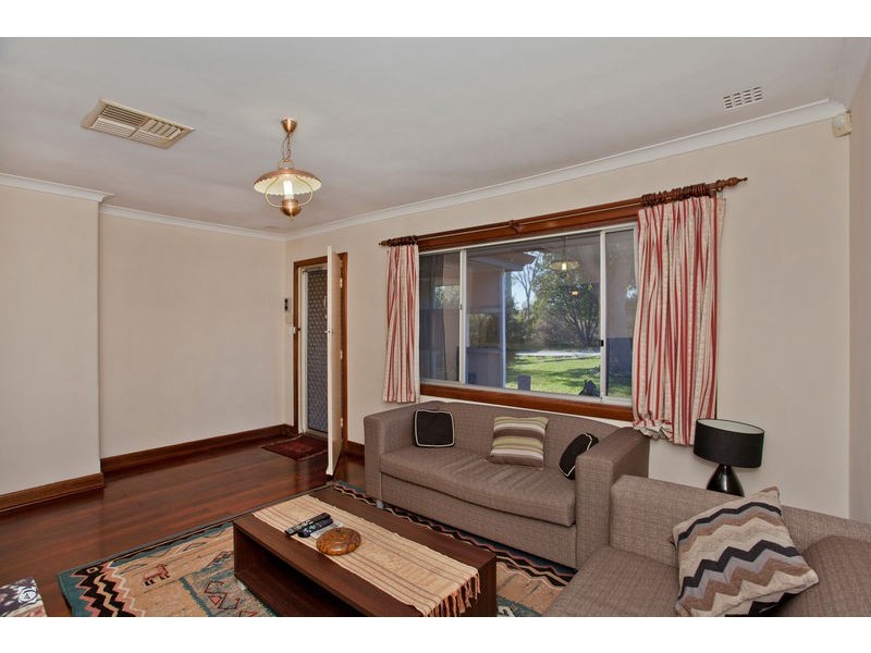 9 Gregory Way, Coolbellup WA 6163