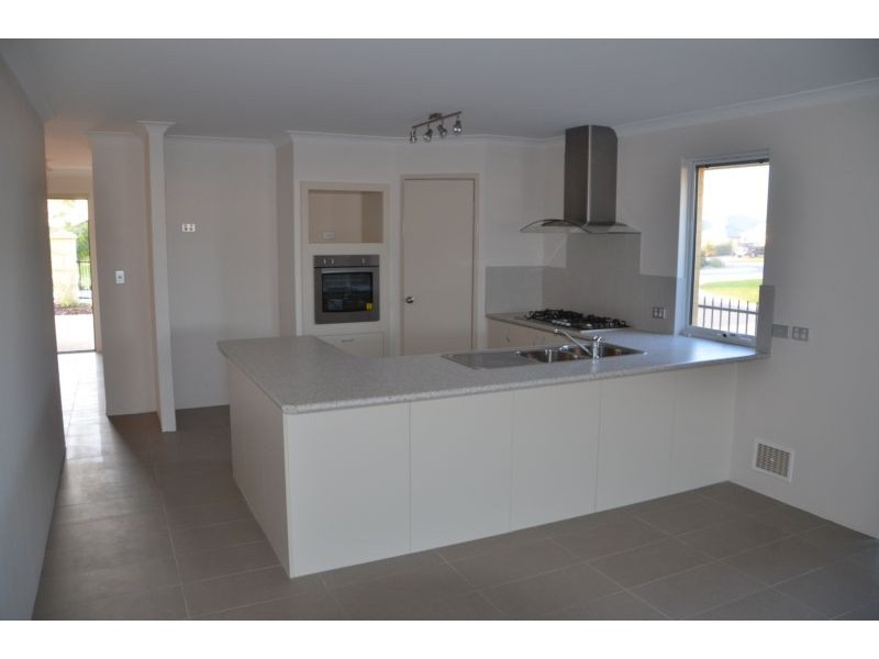 41 Camden Boulevard, Aubin Grove WA 6164