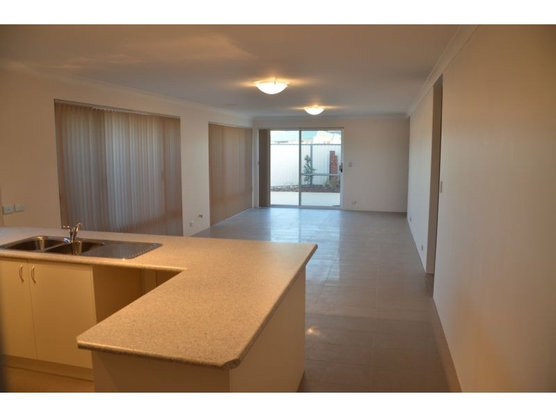 41 Camden Boulevard, Aubin Grove WA 6164