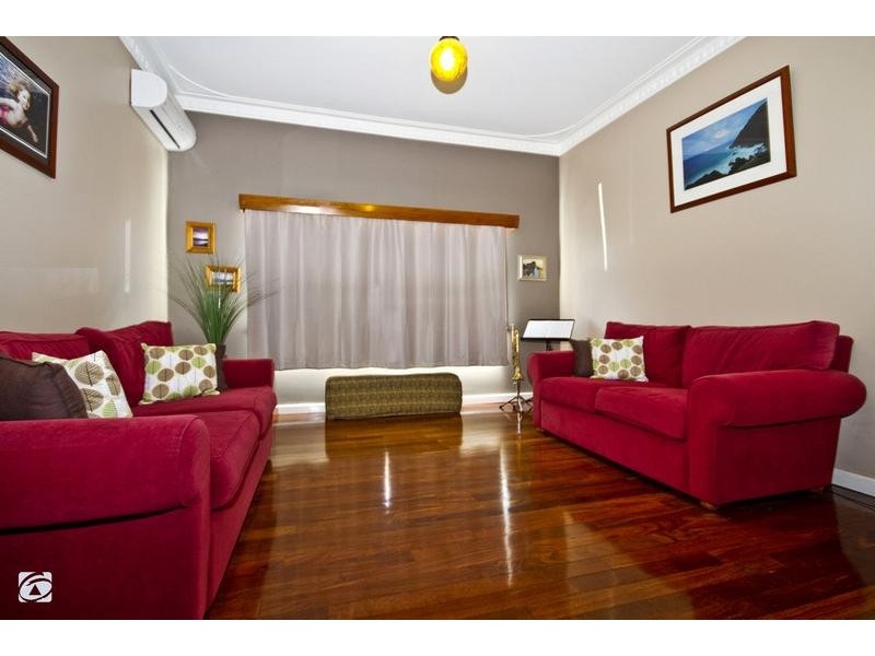 43 Birchley Road, Yangebup WA 6164