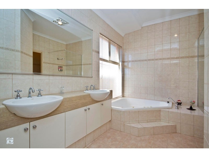 28 Wineberry Loop, South Lake WA 6164