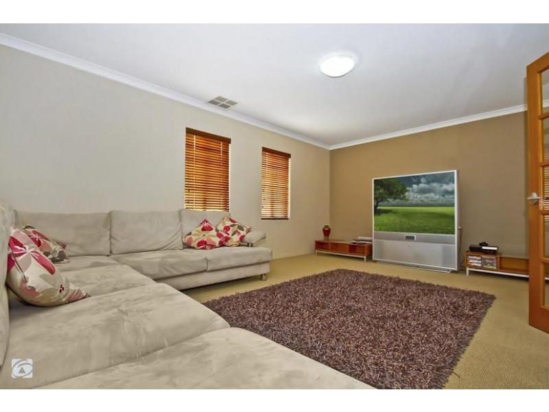62 Carnegie Parade, Success WA 6164