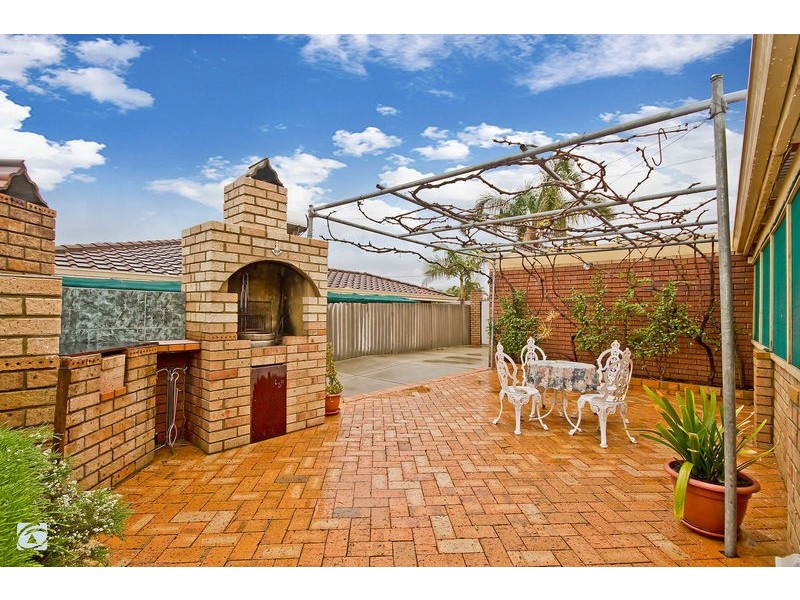 42 Magnolia Gardens, Yangebup WA 6164