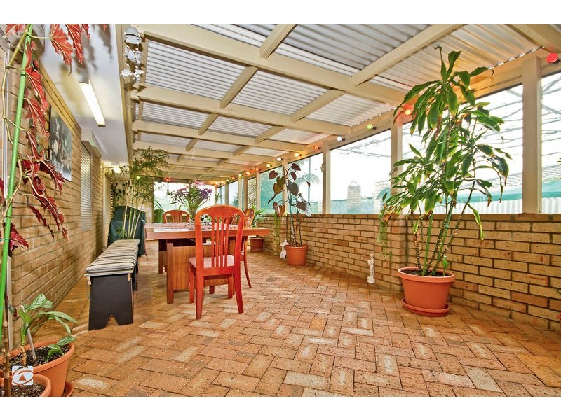 42 Magnolia Gardens, Yangebup WA 6164