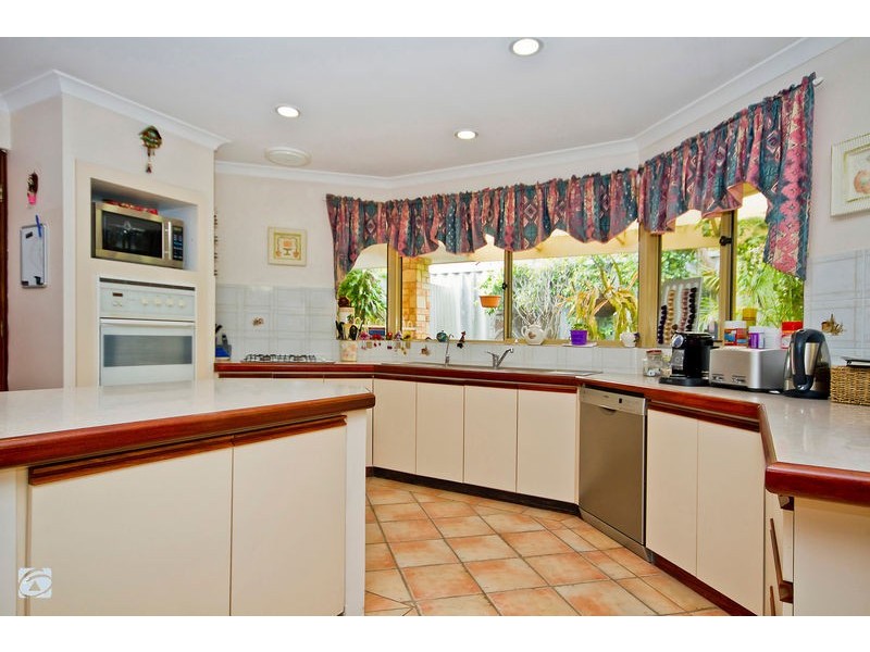 4 Marraboor Place, Success WA 6164