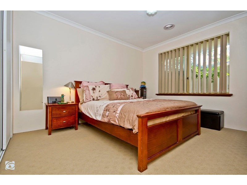 4 Marraboor Place, Success WA 6164