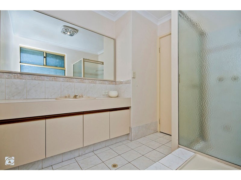 4 Marraboor Place, Success WA 6164