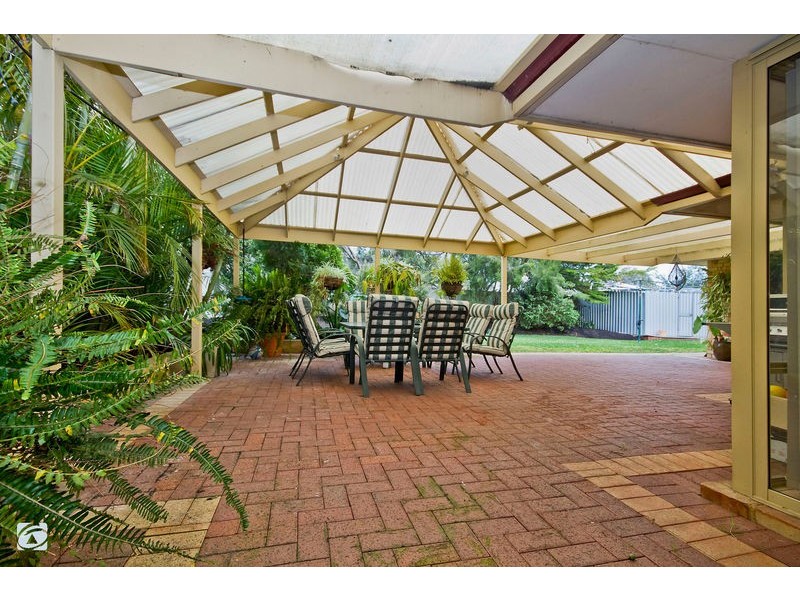 4 Marraboor Place, Success WA 6164