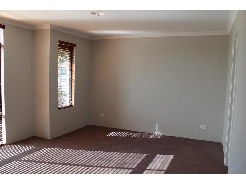 13 Kinglake Way, Aubin Grove WA 6164