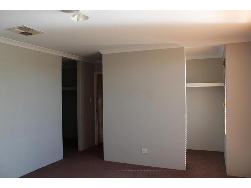 13 Kinglake Way, Aubin Grove WA 6164