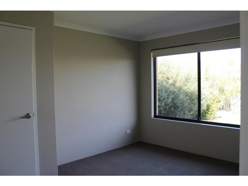 13 Kinglake Way, Aubin Grove WA 6164