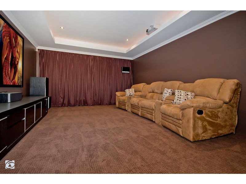 8 Strelitz View, Beeliar WA 6164