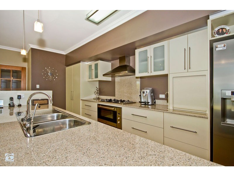 8 Strelitz View, Beeliar WA 6164