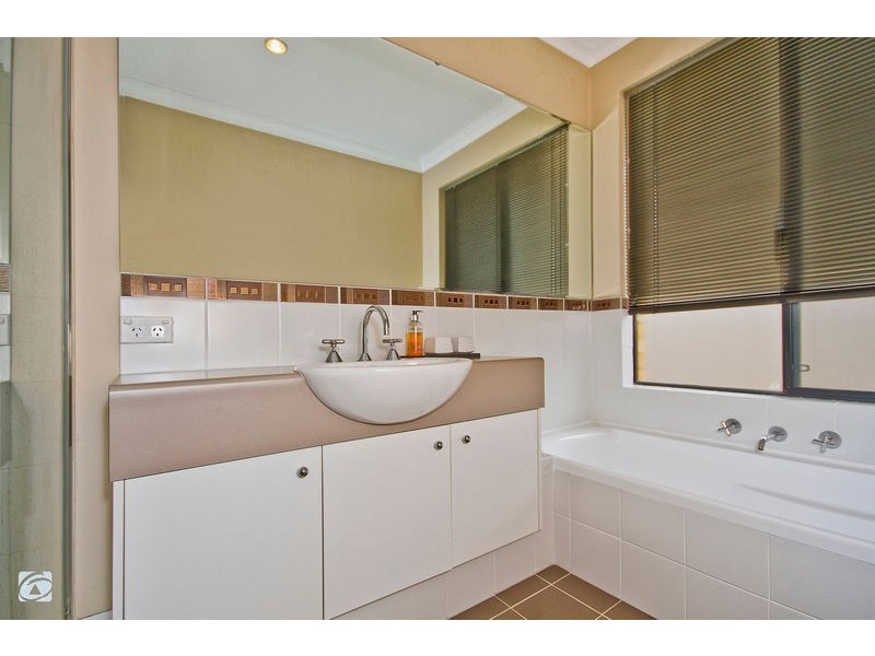 8 Strelitz View, Beeliar WA 6164