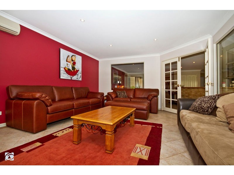 4 MacKaya Court, South Lake WA 6164