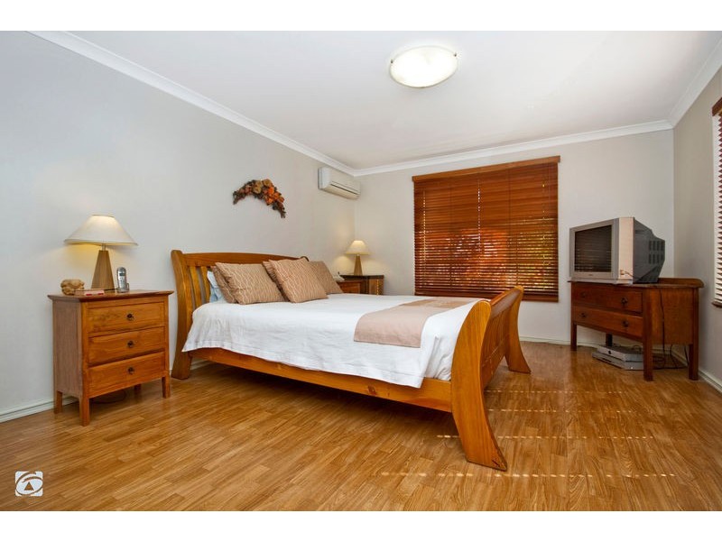 4 MacKaya Court, South Lake WA 6164